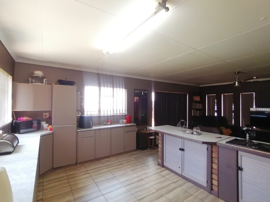 4 Bedroom Property for Sale in Stilfontein Ext 4 North West